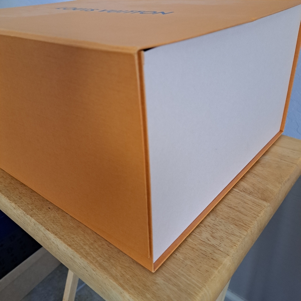 Extremely Large Louis Vuitton Magnetic Flap Lift Box (Empty) - Picture 2 of 16